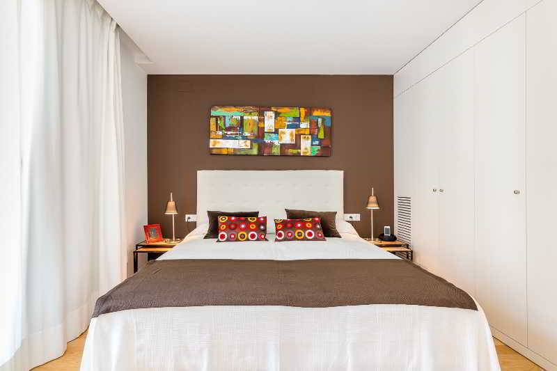 Urban District Apartments - Rambla Suites & Pool Барселона Экстерьер фото